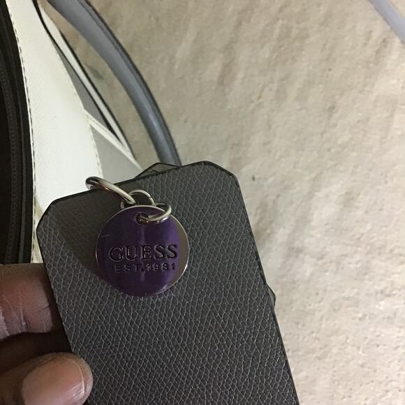 Guess handbag Women Large Size Tote with top handles Grey EUC roomy purse - Picture 5 of 9